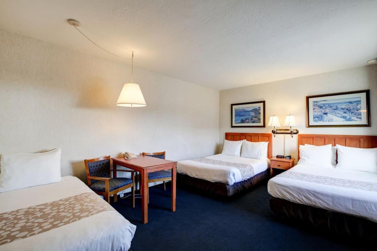 Newport Channel Inn Newport Beach Exterior foto